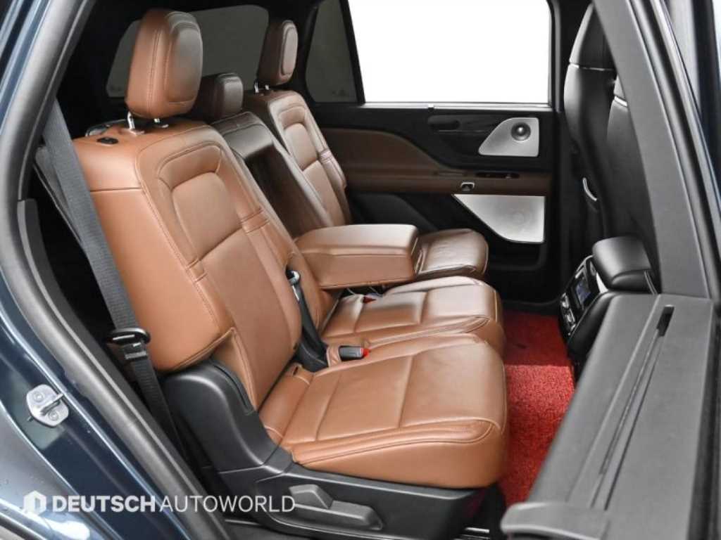 Lincoln Aviator — photo 12