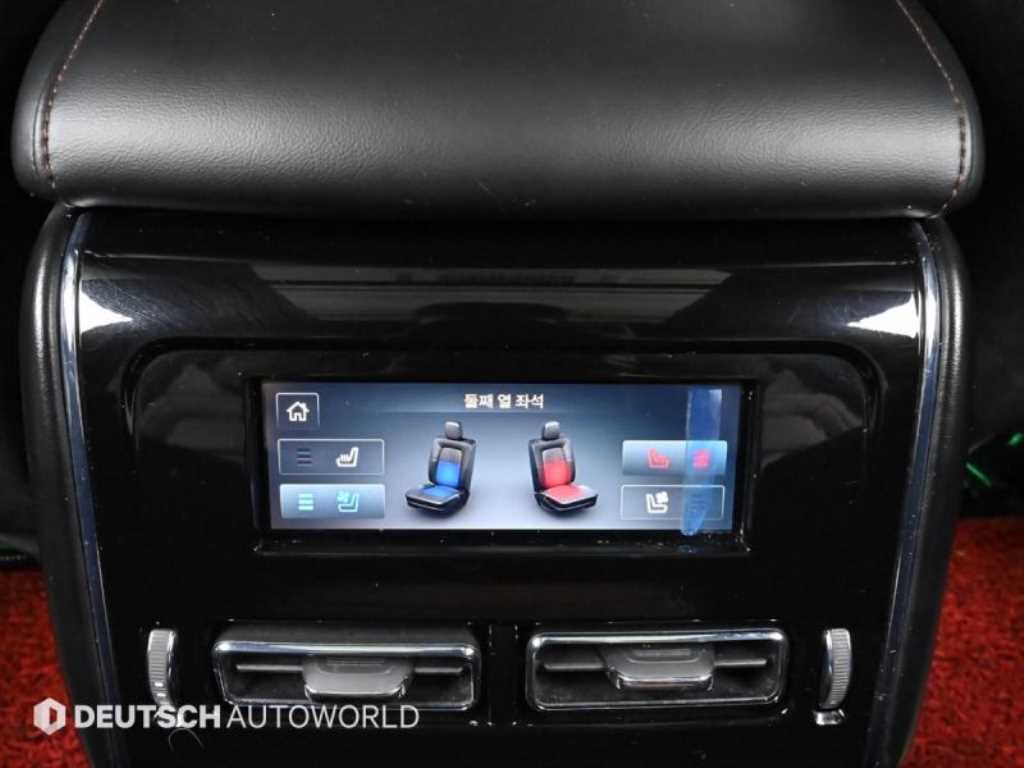 Lincoln Aviator — photo 16