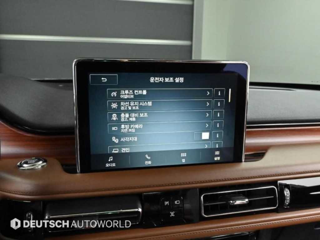 Lincoln Aviator — photo 17