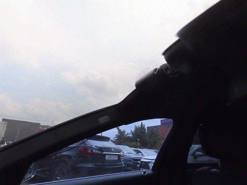 Mercedes-Benz S-Class — photo 12