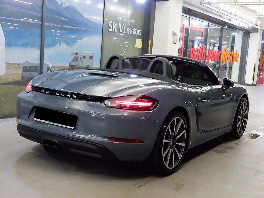 Porsche 718 — photo 09