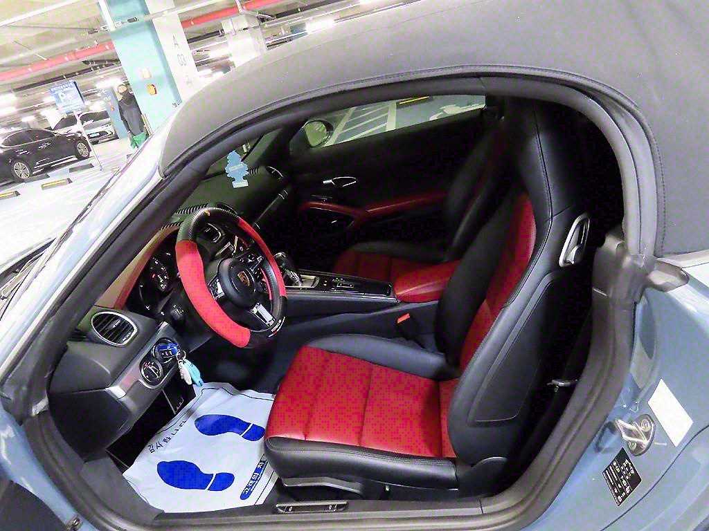 Porsche 718 — photo 14