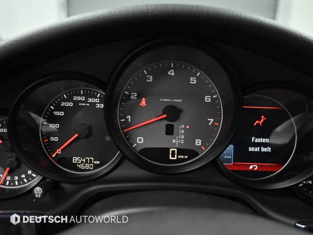 Porsche Panamera — photo 08