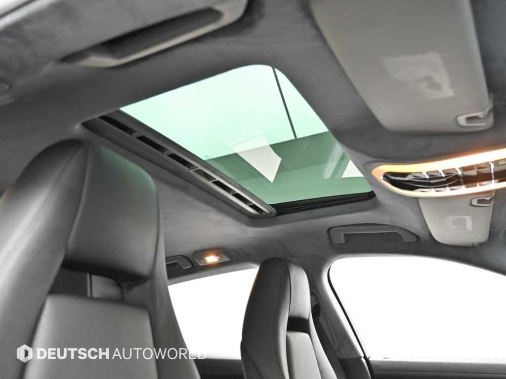 Porsche Panamera — photo 18