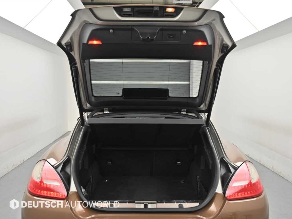 Porsche Panamera — photo 19