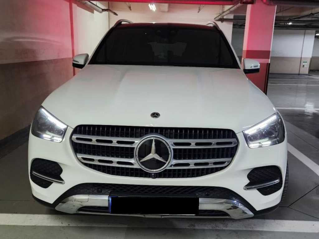 Mercedes-Benz GLE-Class — photo 02