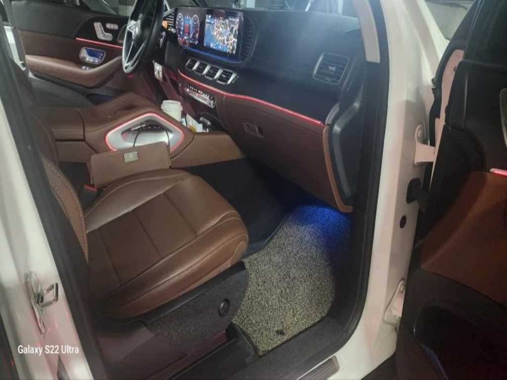 Mercedes-Benz GLE-Class — photo 07