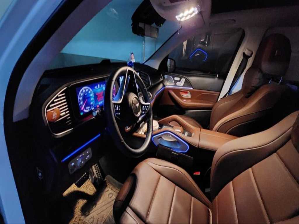 Mercedes-Benz GLE-Class — photo 10