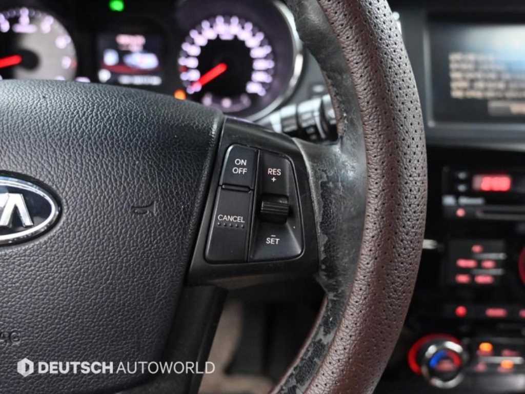 Kia K7 — photo 18