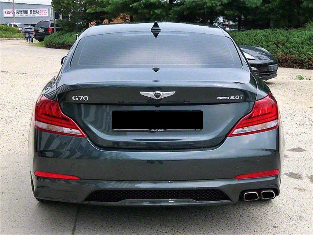 Genesis G70 — photo 04