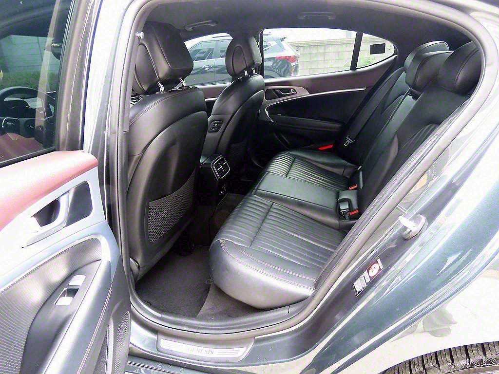 Genesis G70 — photo 06