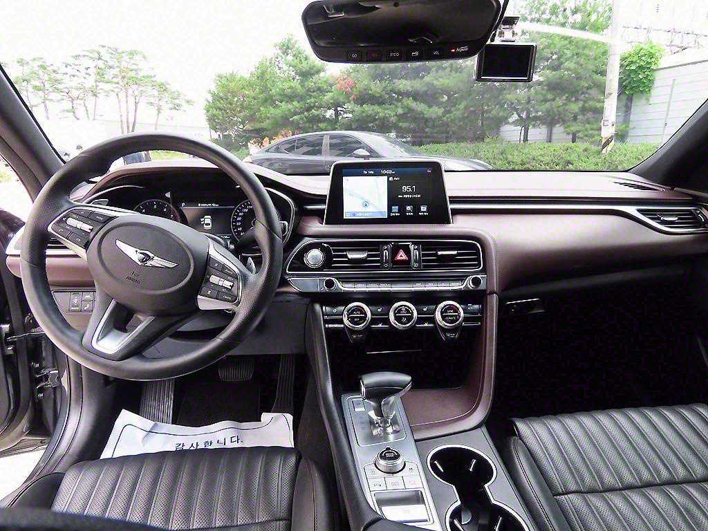 Genesis G70 — photo 07