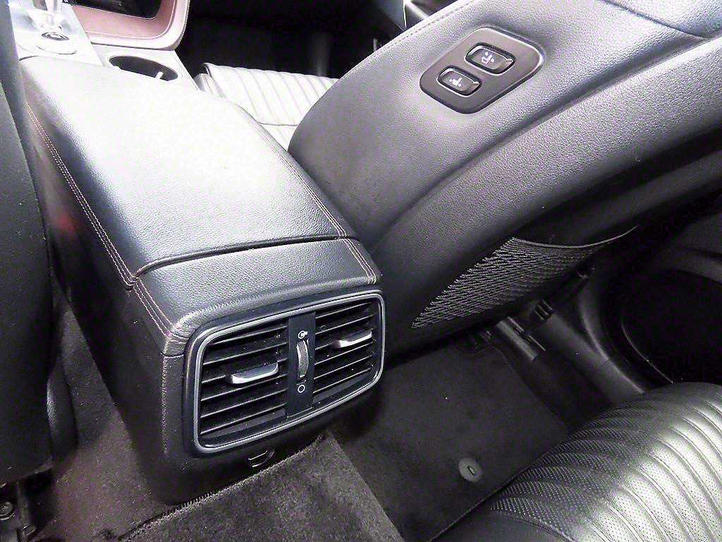 Genesis G70 — photo 17