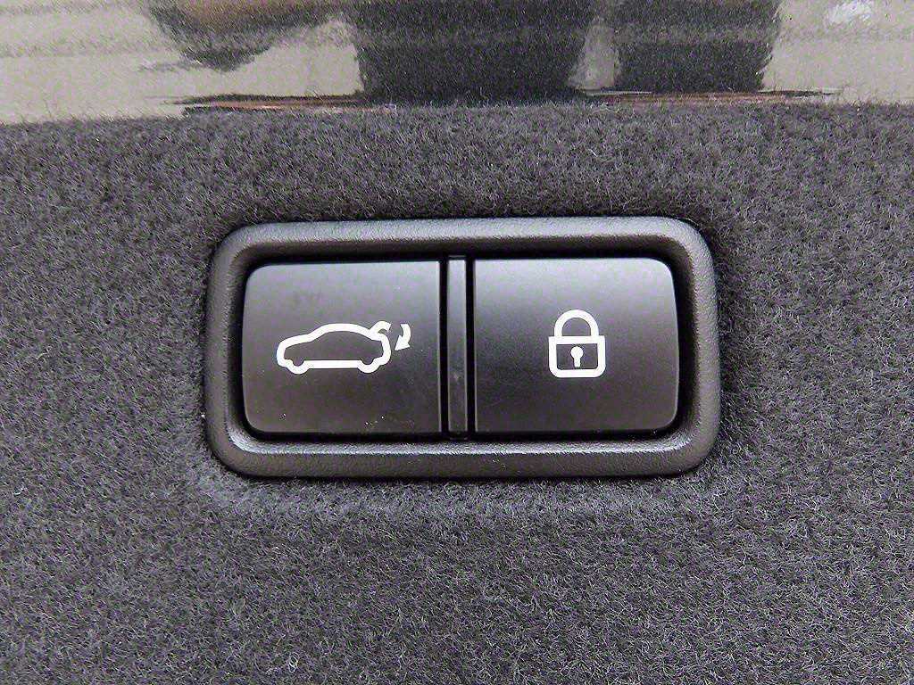 Genesis G70 — photo 18
