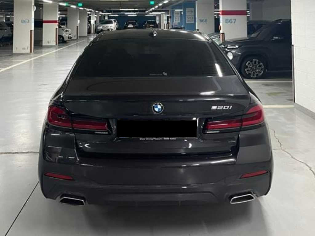 BMW 5-Series — photo 05
