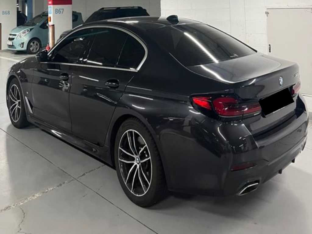BMW 5-Series — photo 06