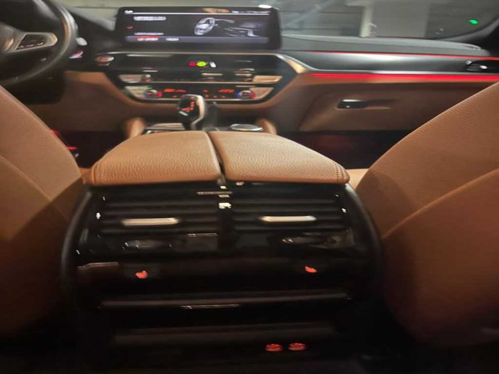 BMW 5-Series — photo 11