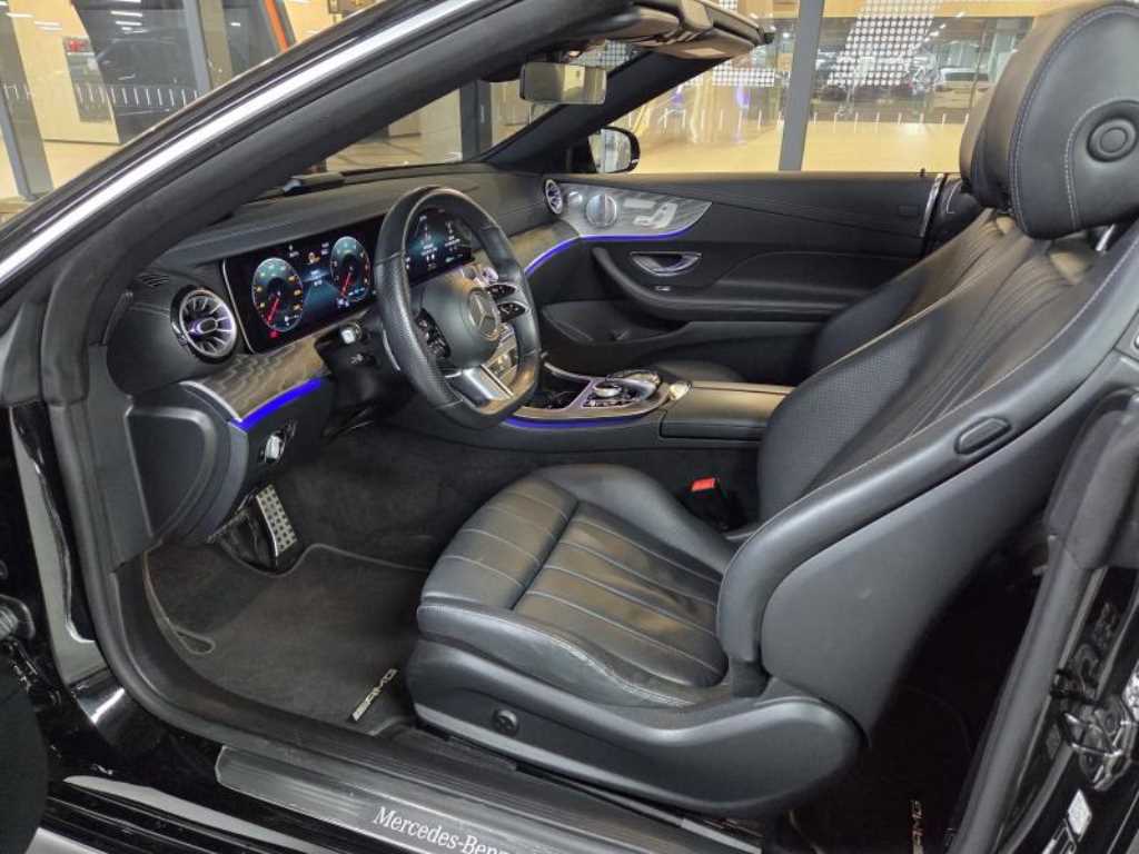 Mercedes-Benz E-Class — photo 09