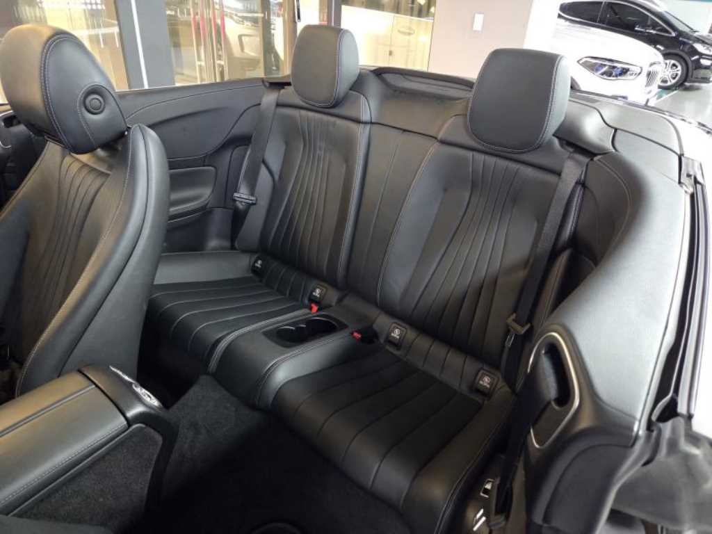 Mercedes-Benz E-Class — photo 11