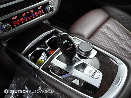 BMW 7-Series — photo 09