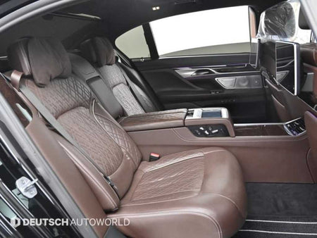 BMW 7-Series — photo 12