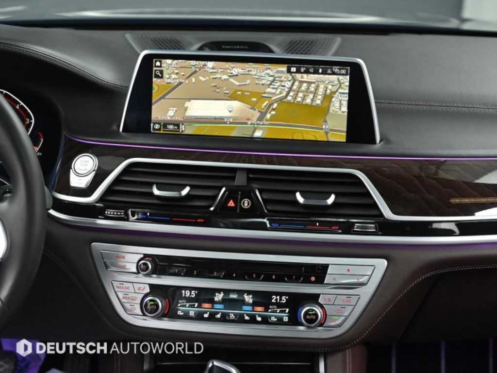 BMW 7-Series — photo 14