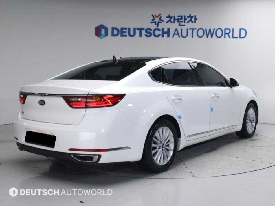 Kia K7 — photo 02