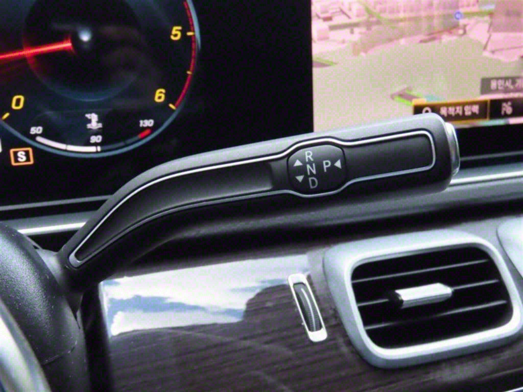 Mercedes-Benz GLE-Class — photo 06