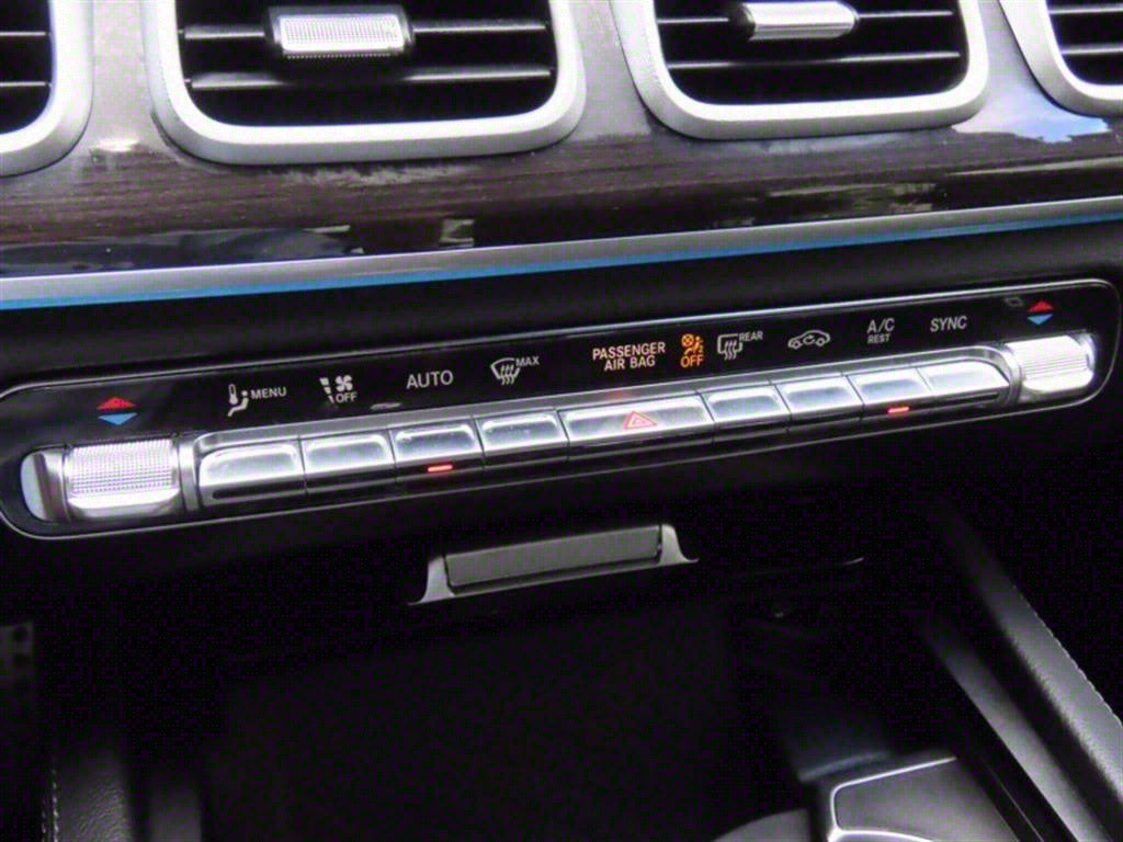 Mercedes-Benz GLE-Class — photo 08