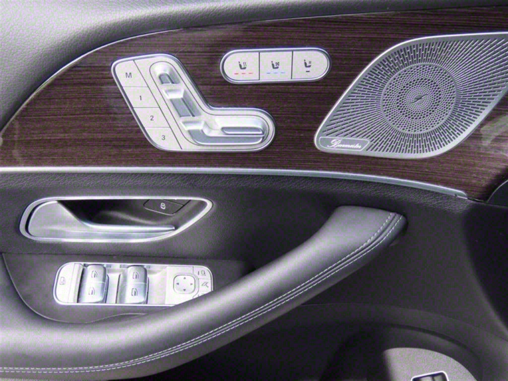 Mercedes-Benz GLE-Class — photo 13