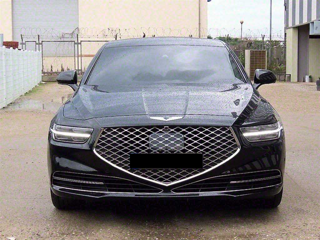 Genesis G90 — photo 01