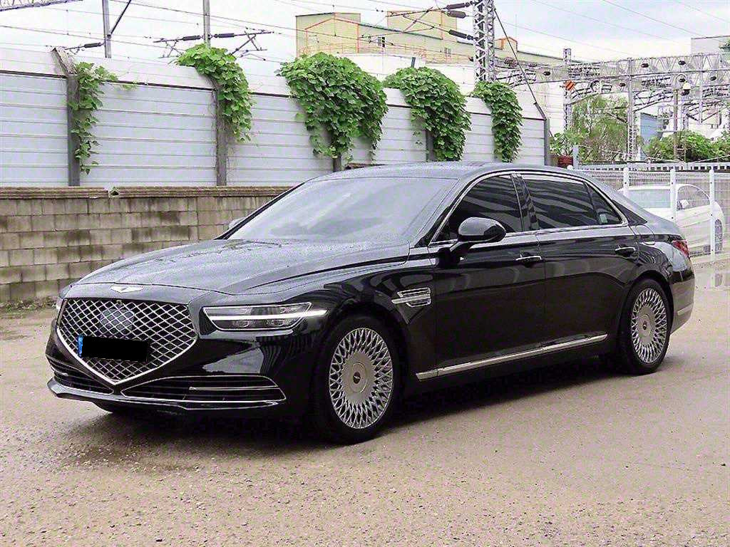 Genesis G90 — photo 02