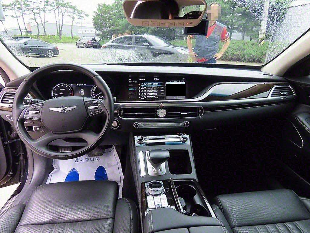 Genesis G90 — photo 07