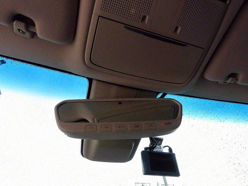 Genesis G90 — photo 16
