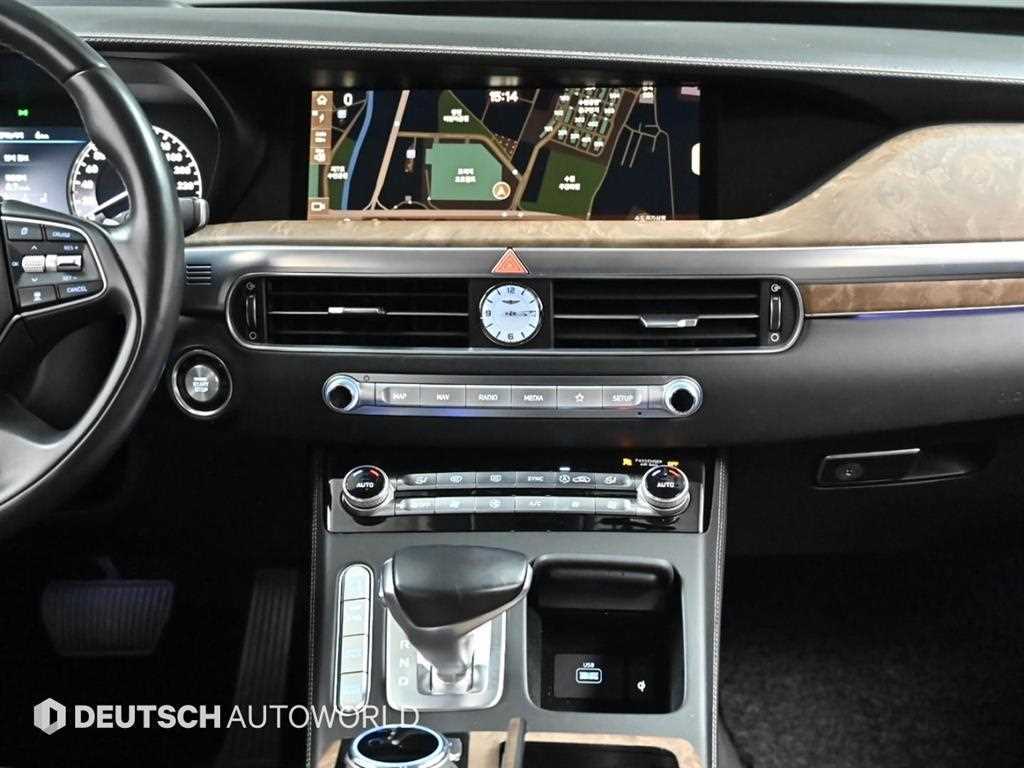 Genesis G90 — photo 14