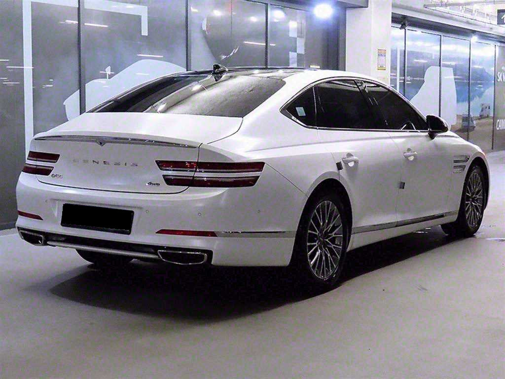 Genesis G80 — photo 04