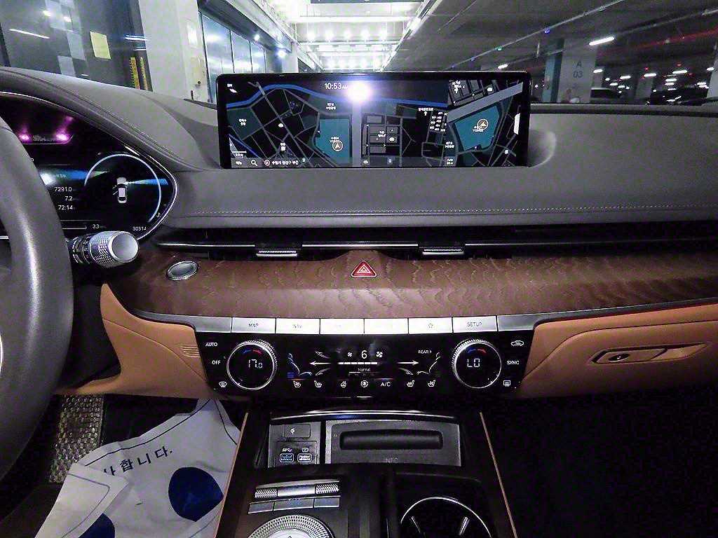 Genesis G80 — photo 11