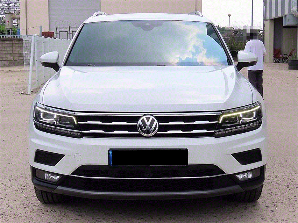 Volkswagen Tiguan — photo 01