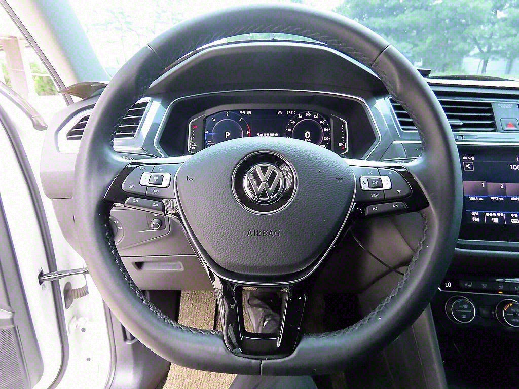 Volkswagen Tiguan — photo 08