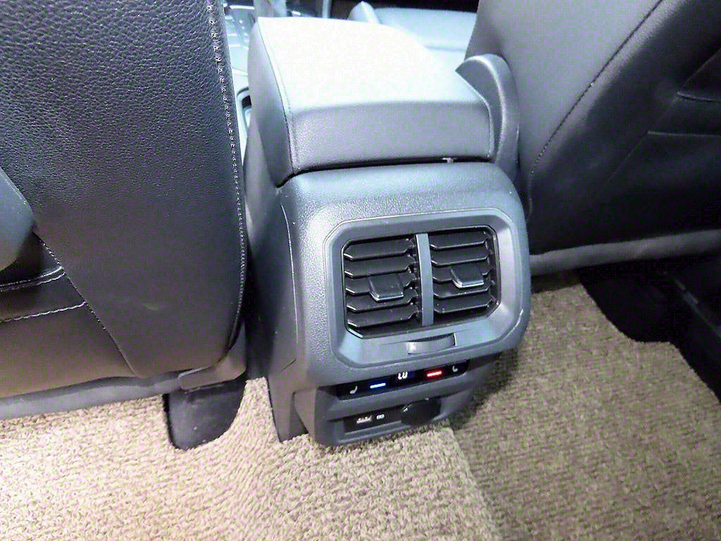 Volkswagen Tiguan — photo 15