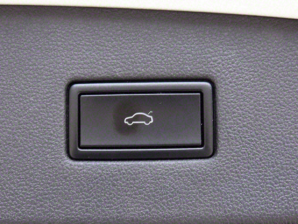 Volkswagen Tiguan — photo 16
