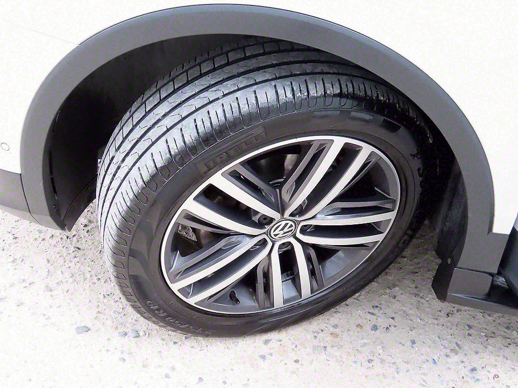 Volkswagen Tiguan — photo 20