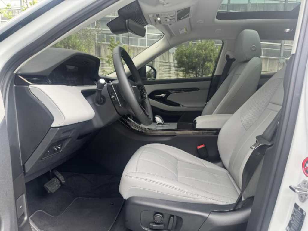 Land Rover Range Rover Evoque — photo 18