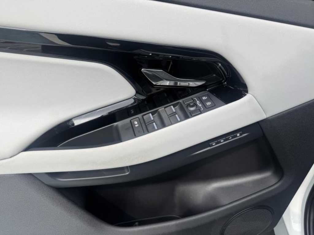 Land Rover Range Rover Evoque — photo 19