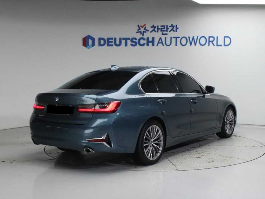 BMW 3-Series — photo 02