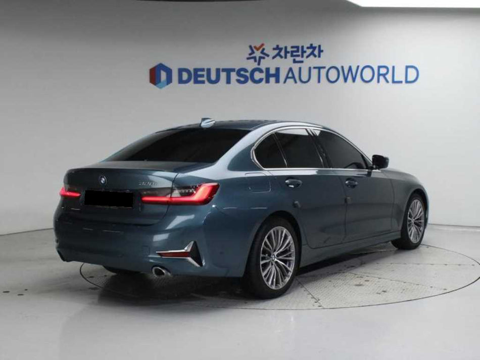 BMW 3-Series — photo 02