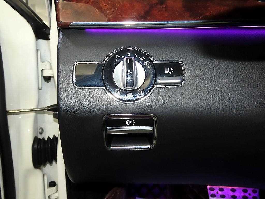 Mercedes-Benz S-Class — photo 13