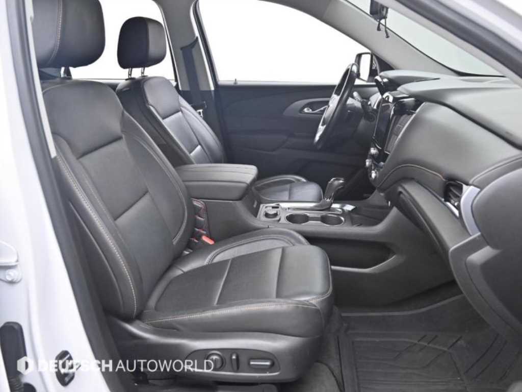 CHEVROLET Traverse — photo 11