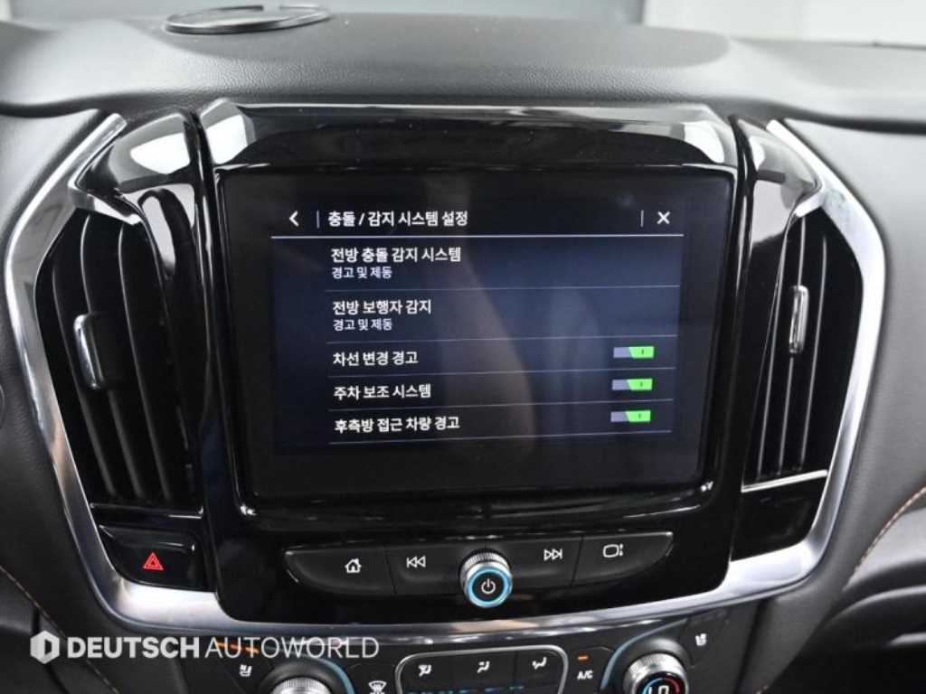 CHEVROLET Traverse — photo 16
