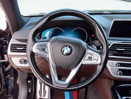 BMW 7-Series — photo 08